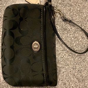 ❤️ 3/$20!! Coach wristlet